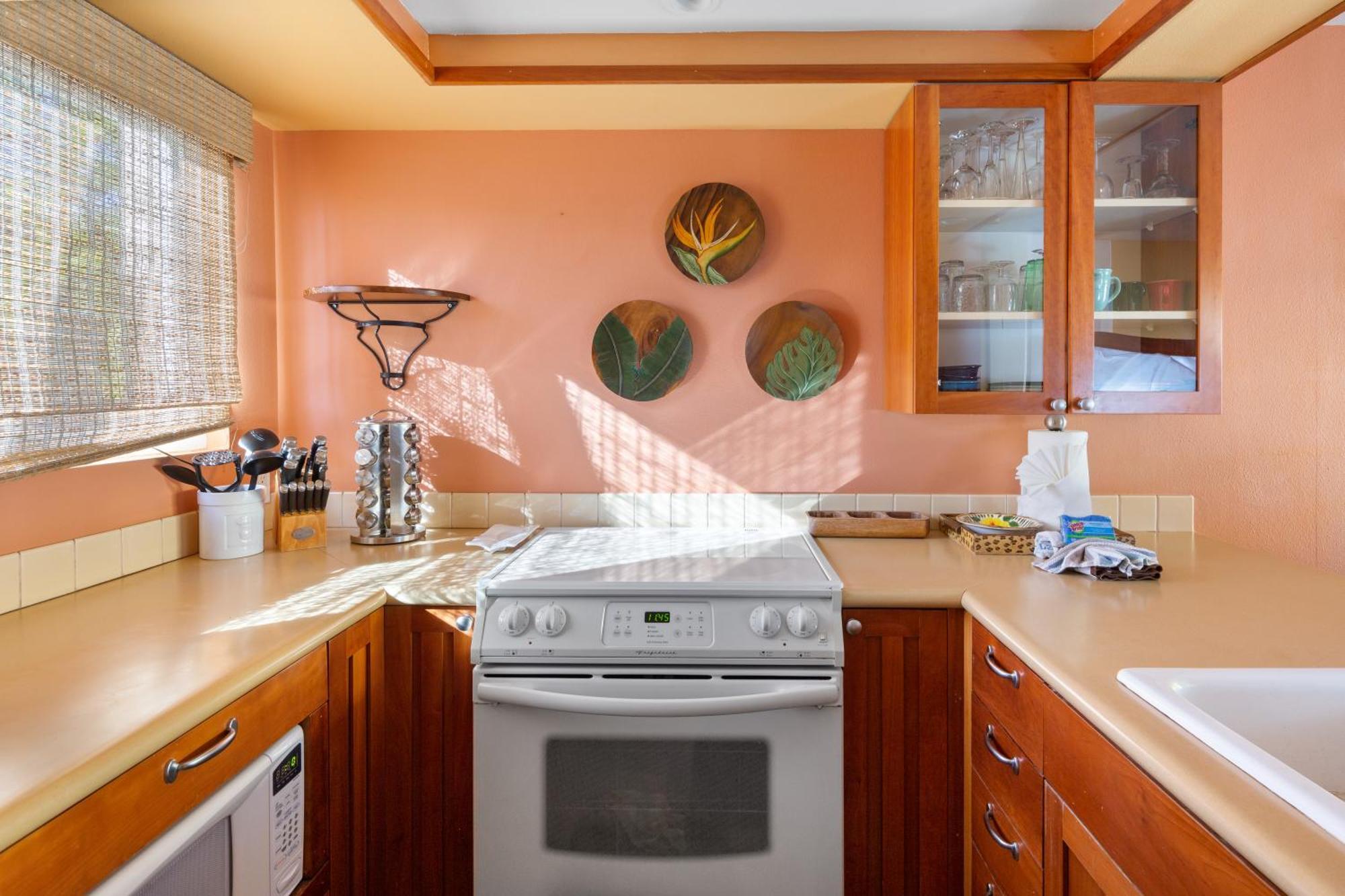 Bamboo Suite, 1 Bedroom, Sleeps 4, Pool & Bbq, Pre-Renovation Summer Sale Kihei Eksteriør bilde