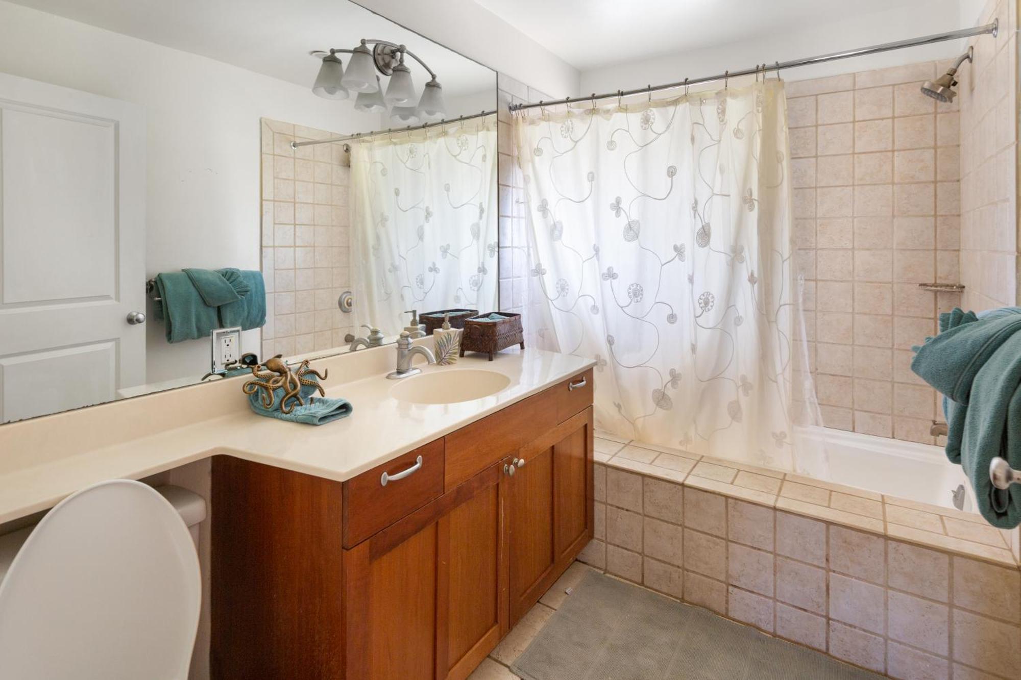 Bamboo Suite, 1 Bedroom, Sleeps 4, Pool & Bbq, Pre-Renovation Summer Sale Kihei Eksteriør bilde