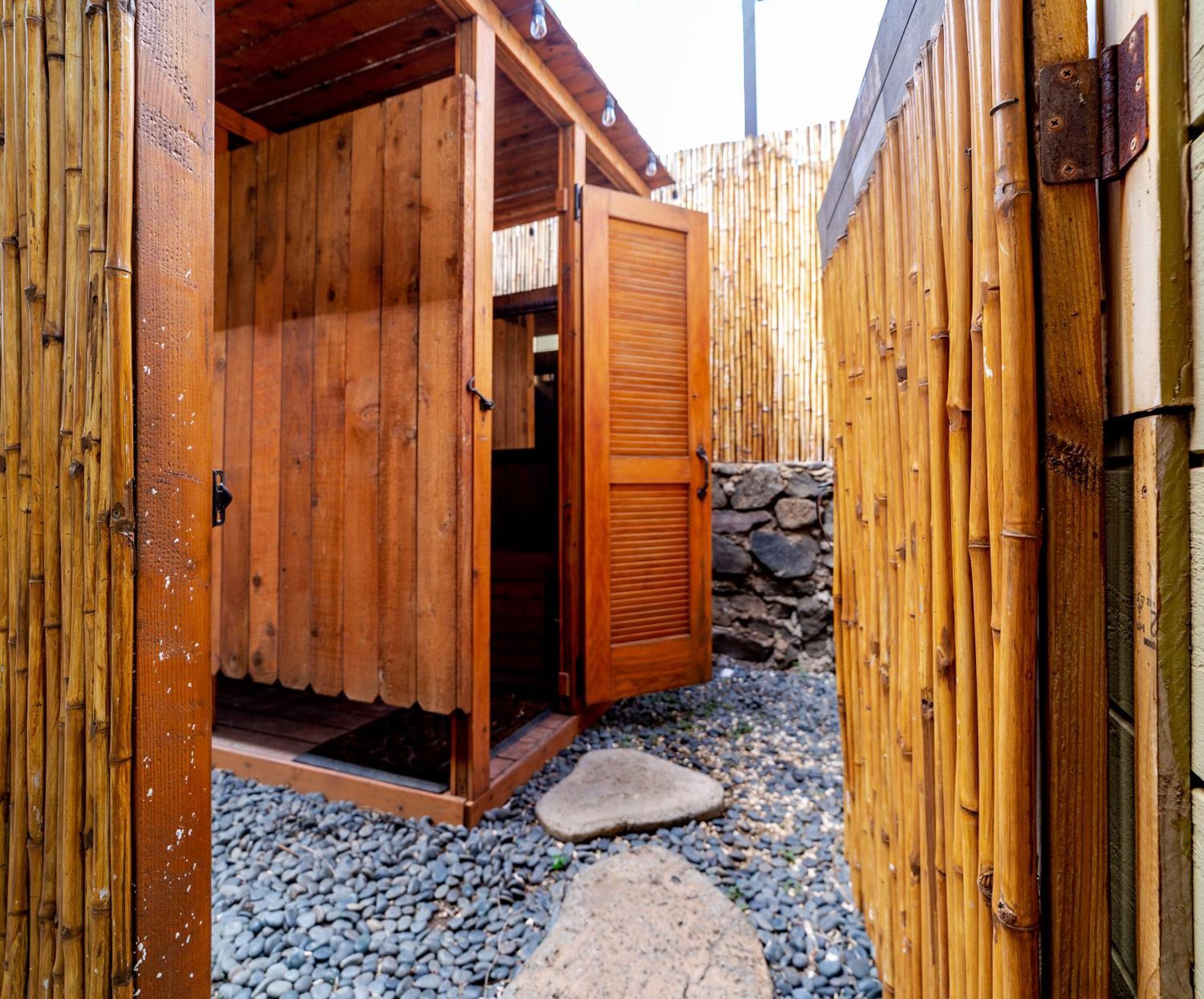 Bamboo Suite, 1 Bedroom, Sleeps 4, Pool & Bbq, Pre-Renovation Summer Sale Kihei Eksteriør bilde